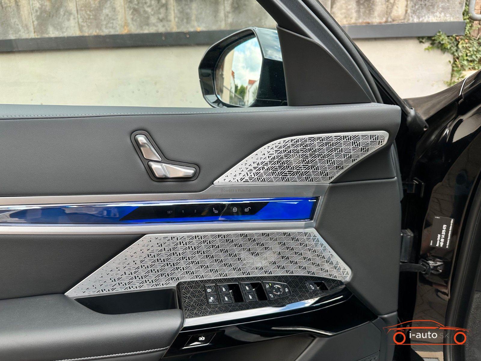 BMW i7 2023 na predaj – fotografia 26