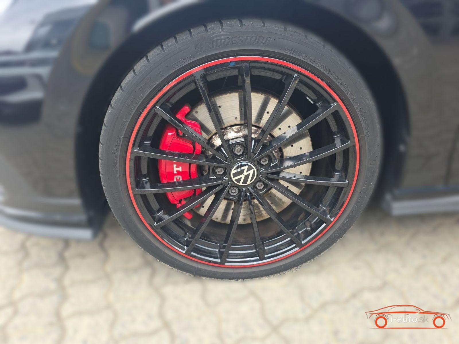 Volkswagen Golf 2023 na predaj – fotografia 2