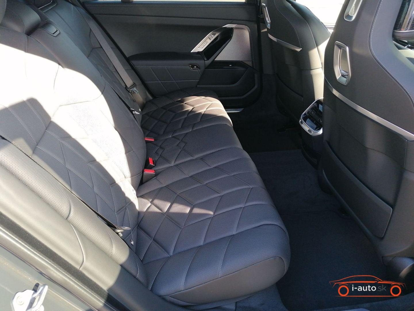BMW Rad 7 2026 na predaj – fotografia 12