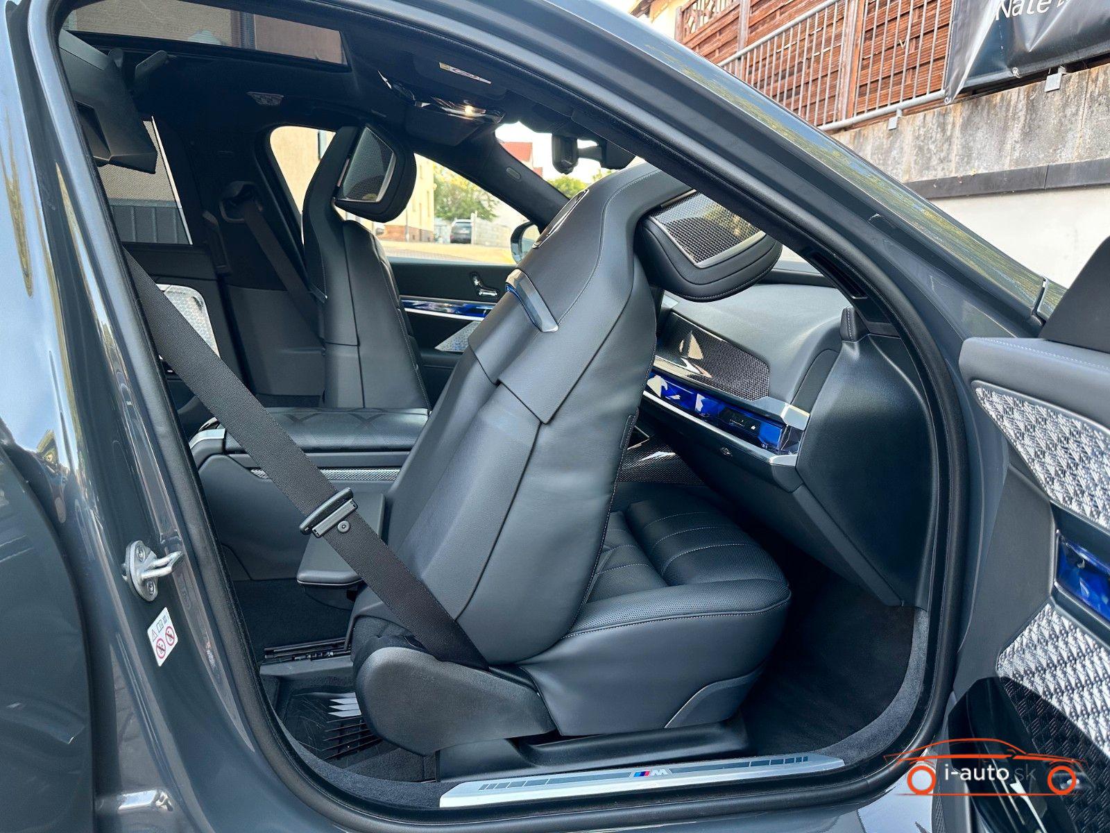 BMW i7 2023 na predaj – fotografia 31