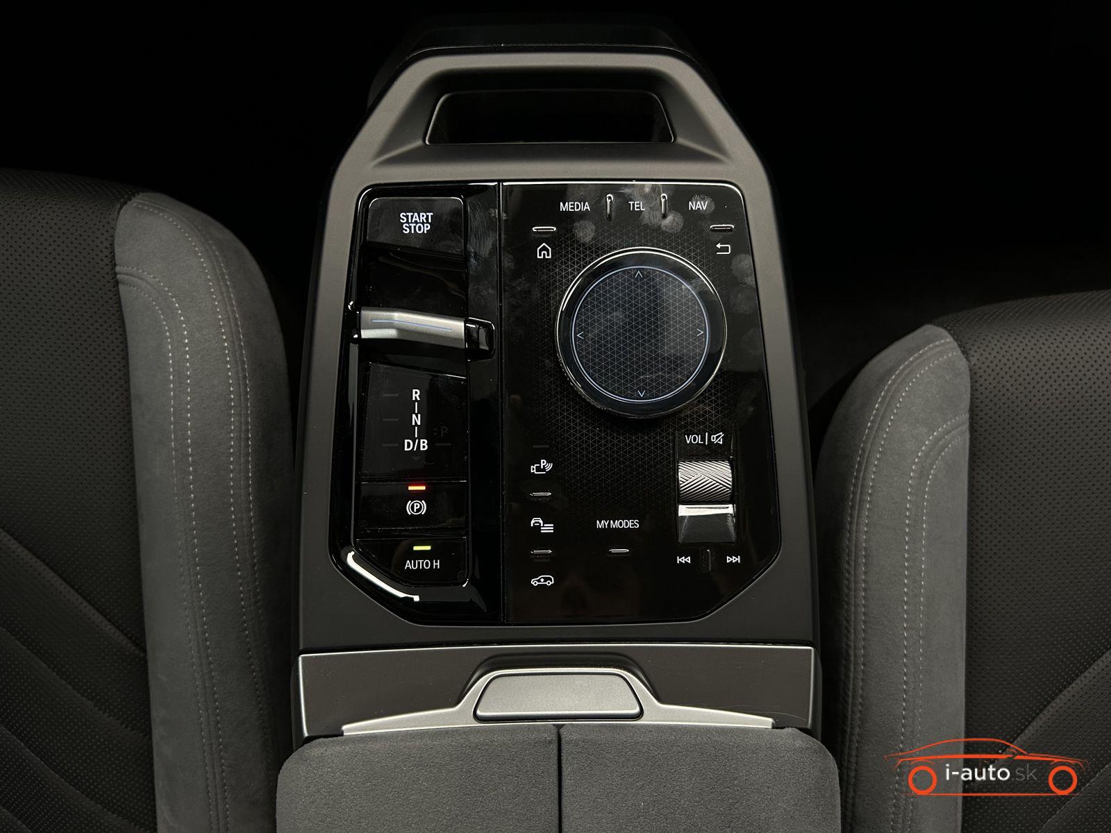 BMW iX 2025 na predaj – fotografia 23