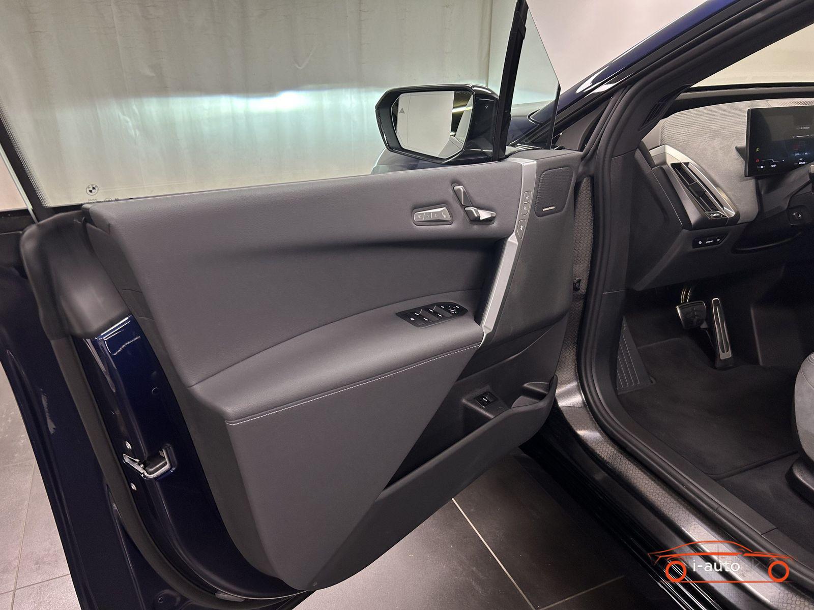 BMW iX 2025 na predaj – fotografia 31
