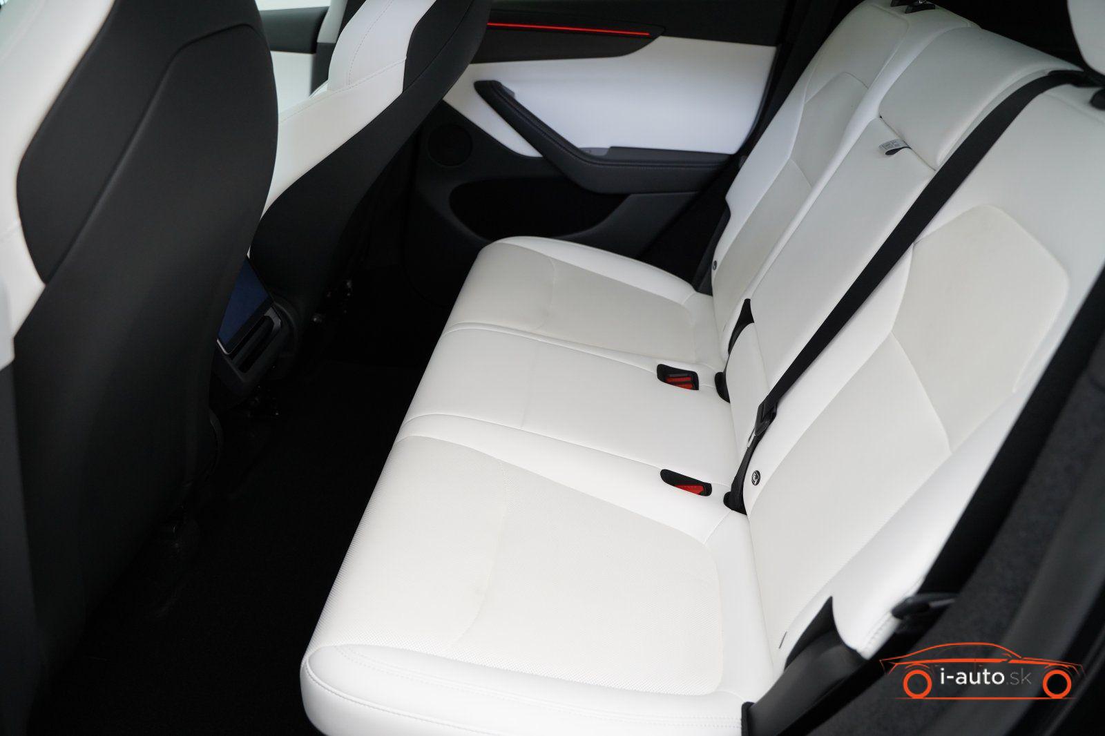 Tesla Model Y 2025 na predaj – fotografia 12