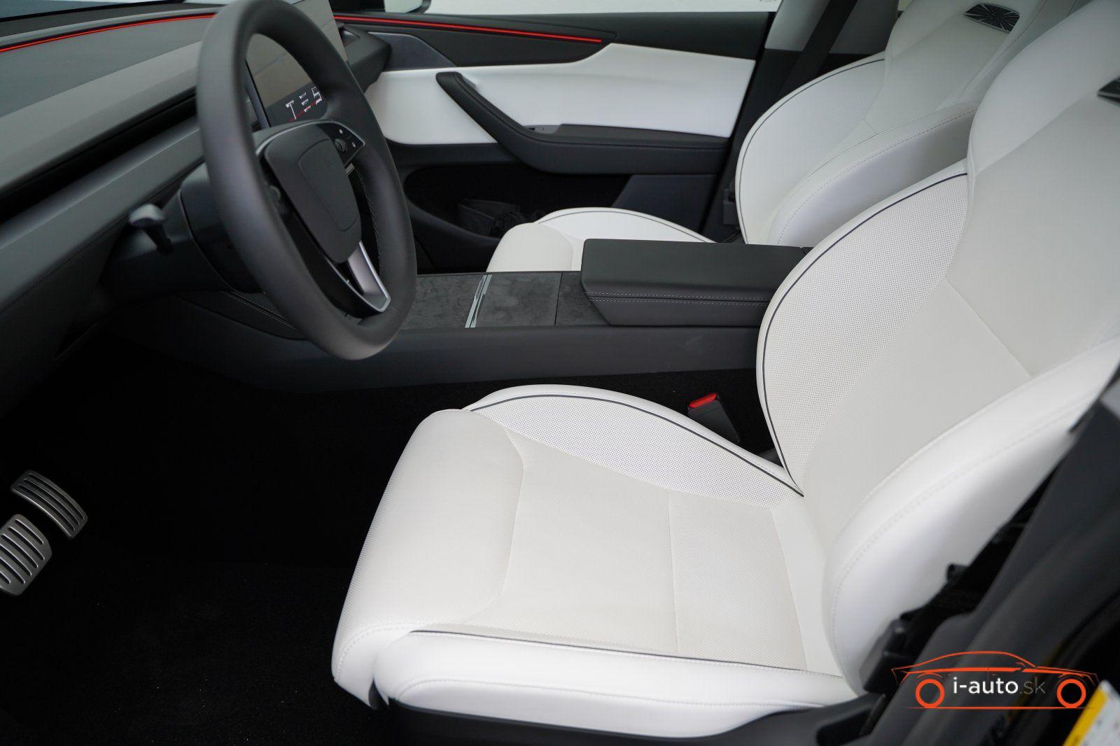 Tesla Model Y 2025 na predaj – fotografia 14
