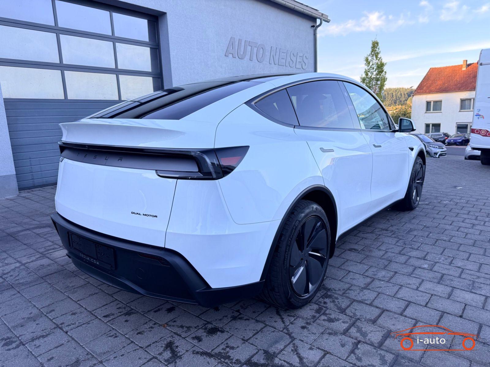 Tesla Model Y 2026 na predaj – fotografia 3