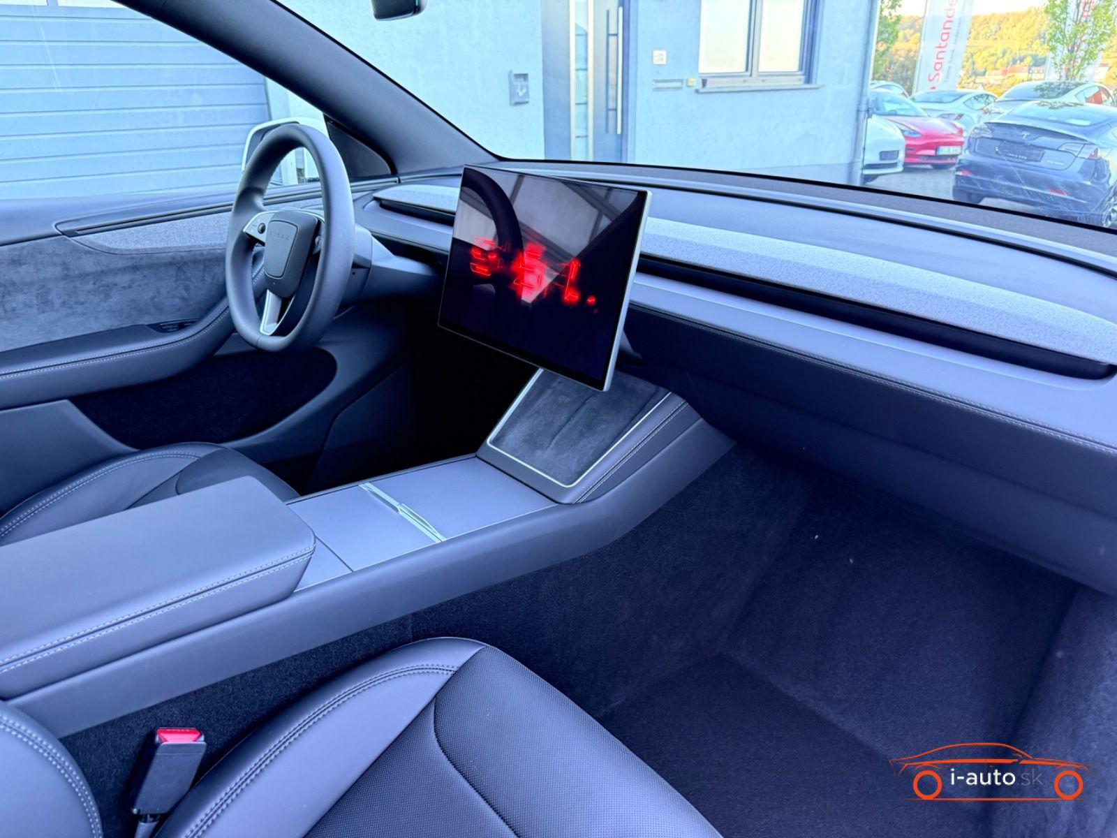 Tesla Model Y 2026 na predaj – fotografia 13