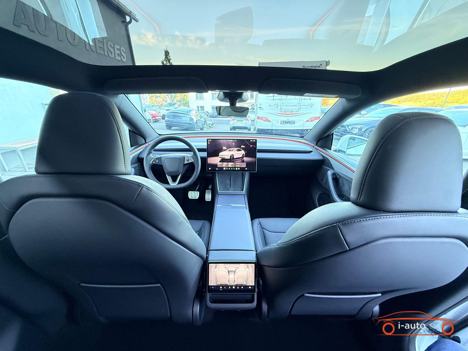 Tesla Model Y 2026 na predaj – fotografia 16