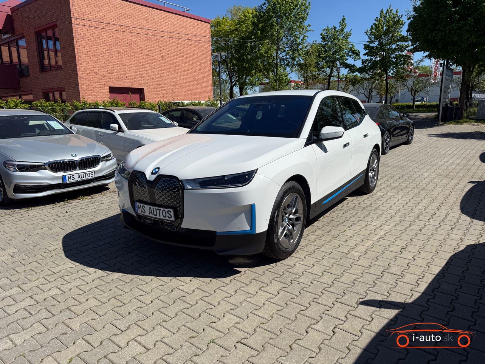 BMW iX