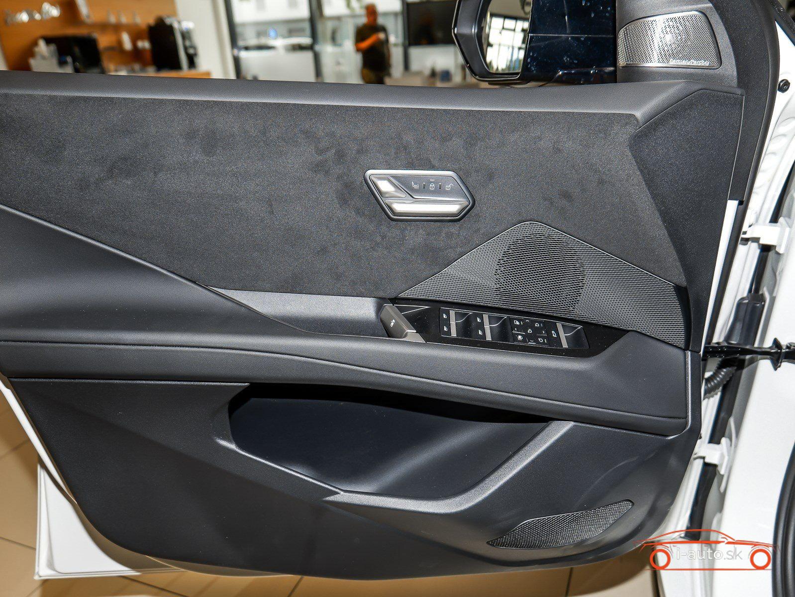 BMW iX3 2026 na predaj – fotografia 16