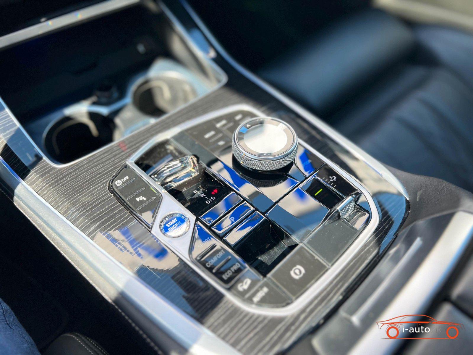 BMW X7 2023 na predaj – fotografia 25