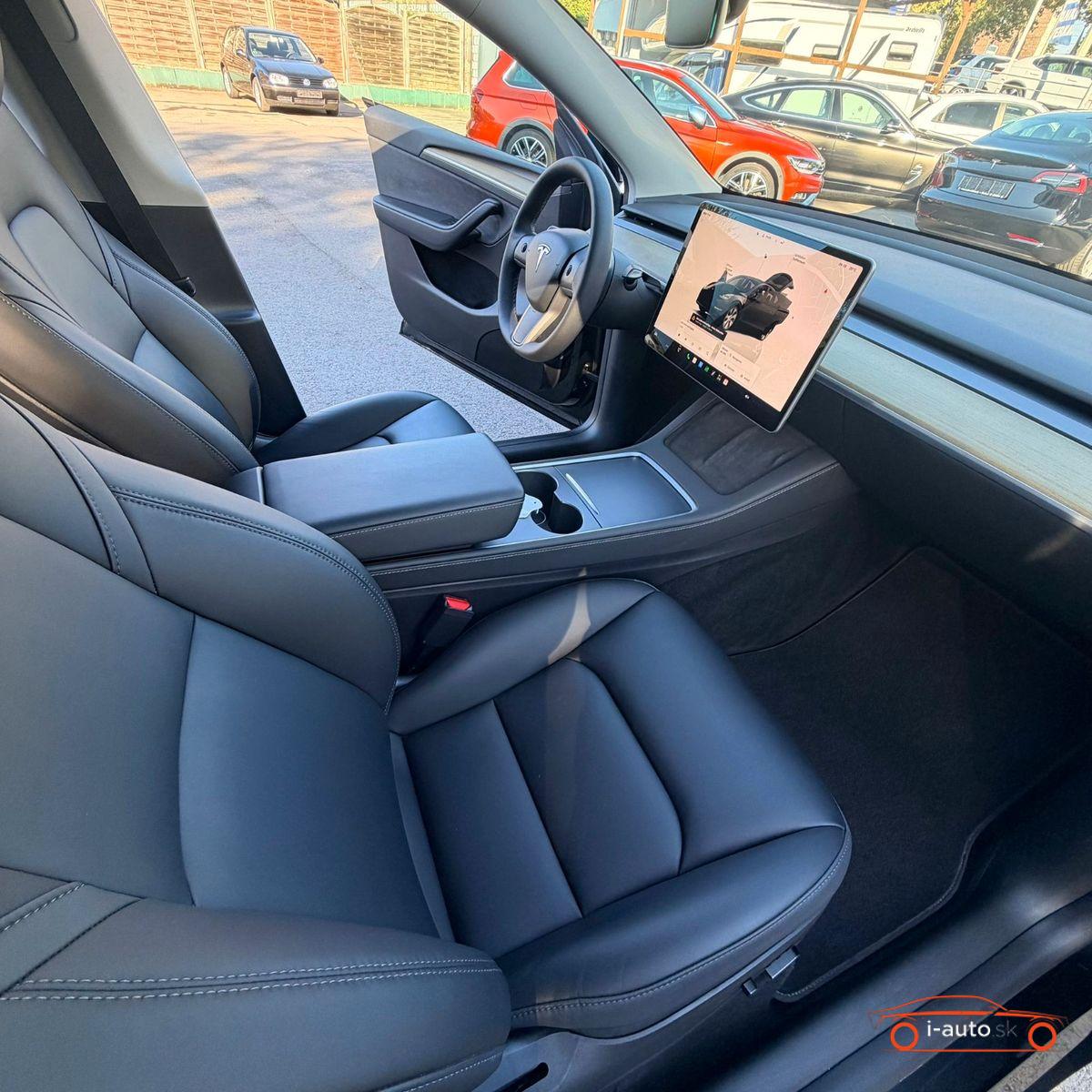 Tesla Model Y 2023 na predaj – fotografia 13