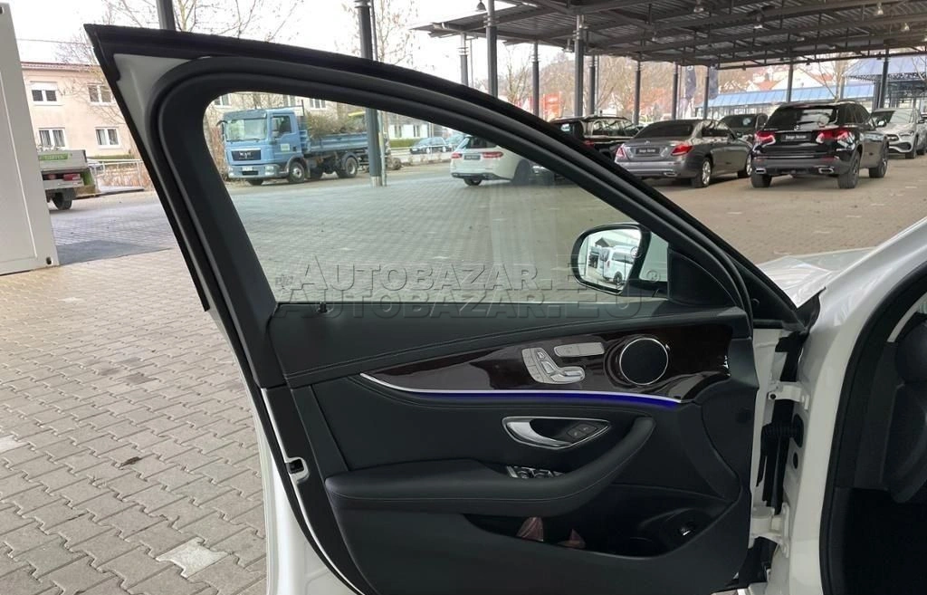 Mercedes E trieda T 220 d mHEV A/T