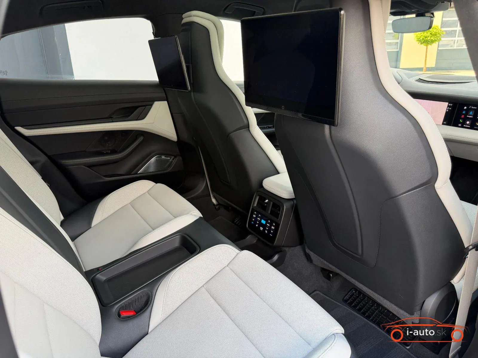 Porsche Taycan 2023 na predaj – fotografia 22