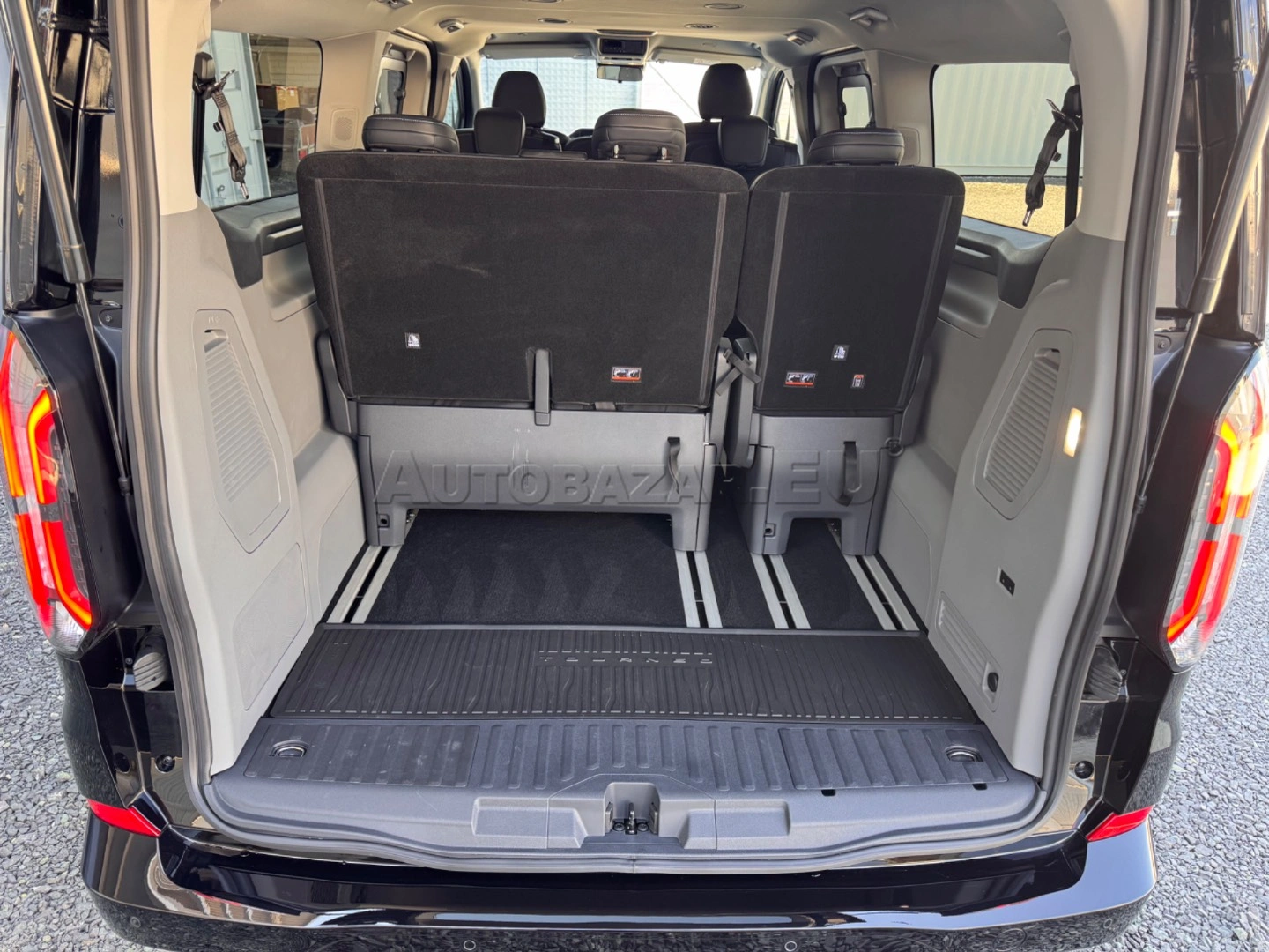 Ford Tourneo Custom 2025 na predaj – fotografia 22