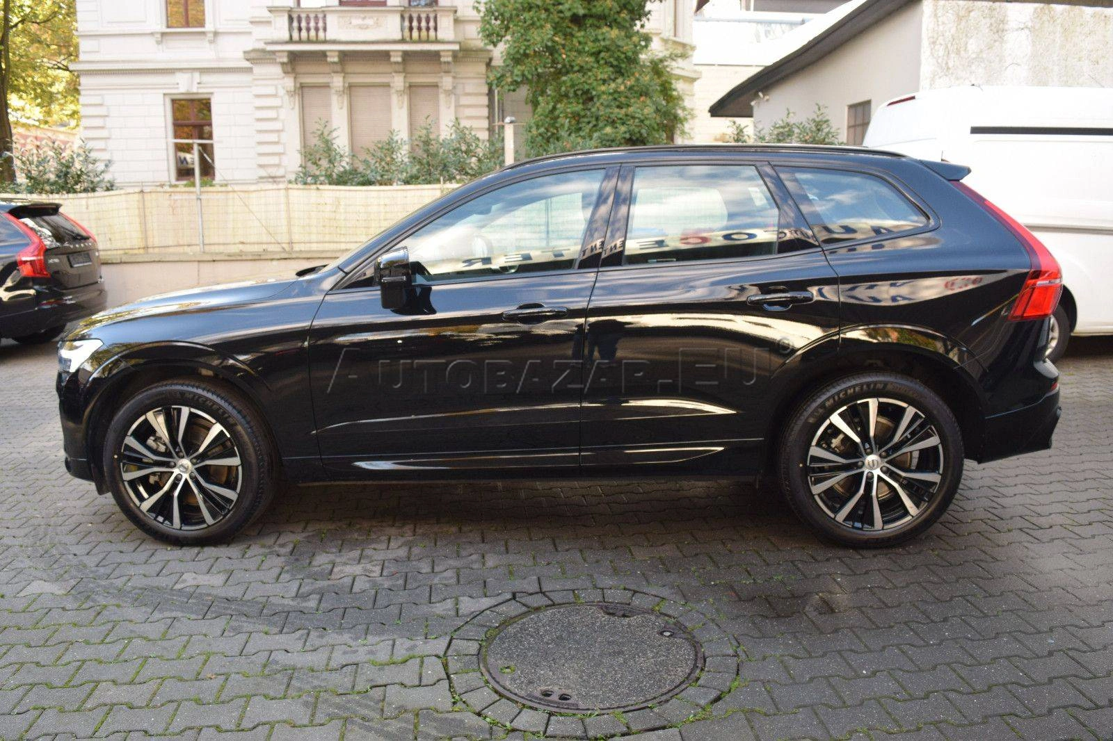 Volvo XC60 B4 Plus Dark A/T