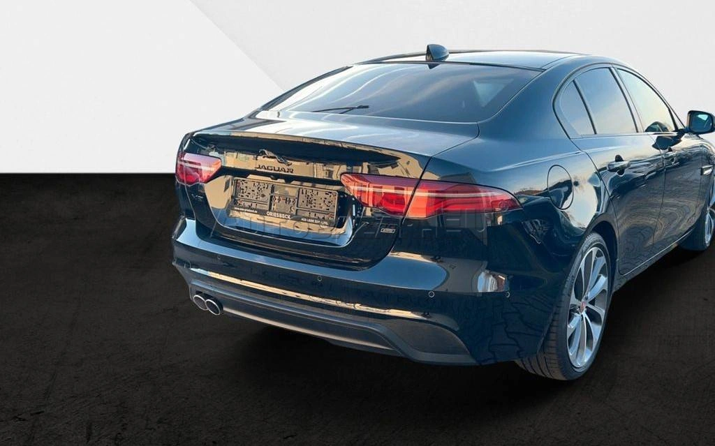 Jaguar XE 2.0D I4 D200 S AWD A/T