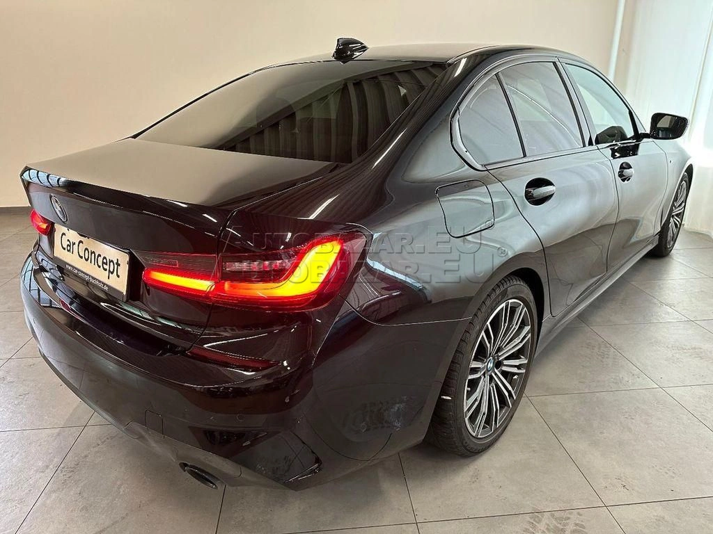 BMW rad 3 320i xDrive A/T