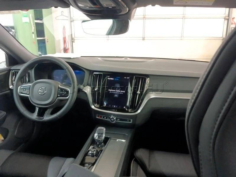 Volvo V60 CC B4 mHEV Plus A/T AWD