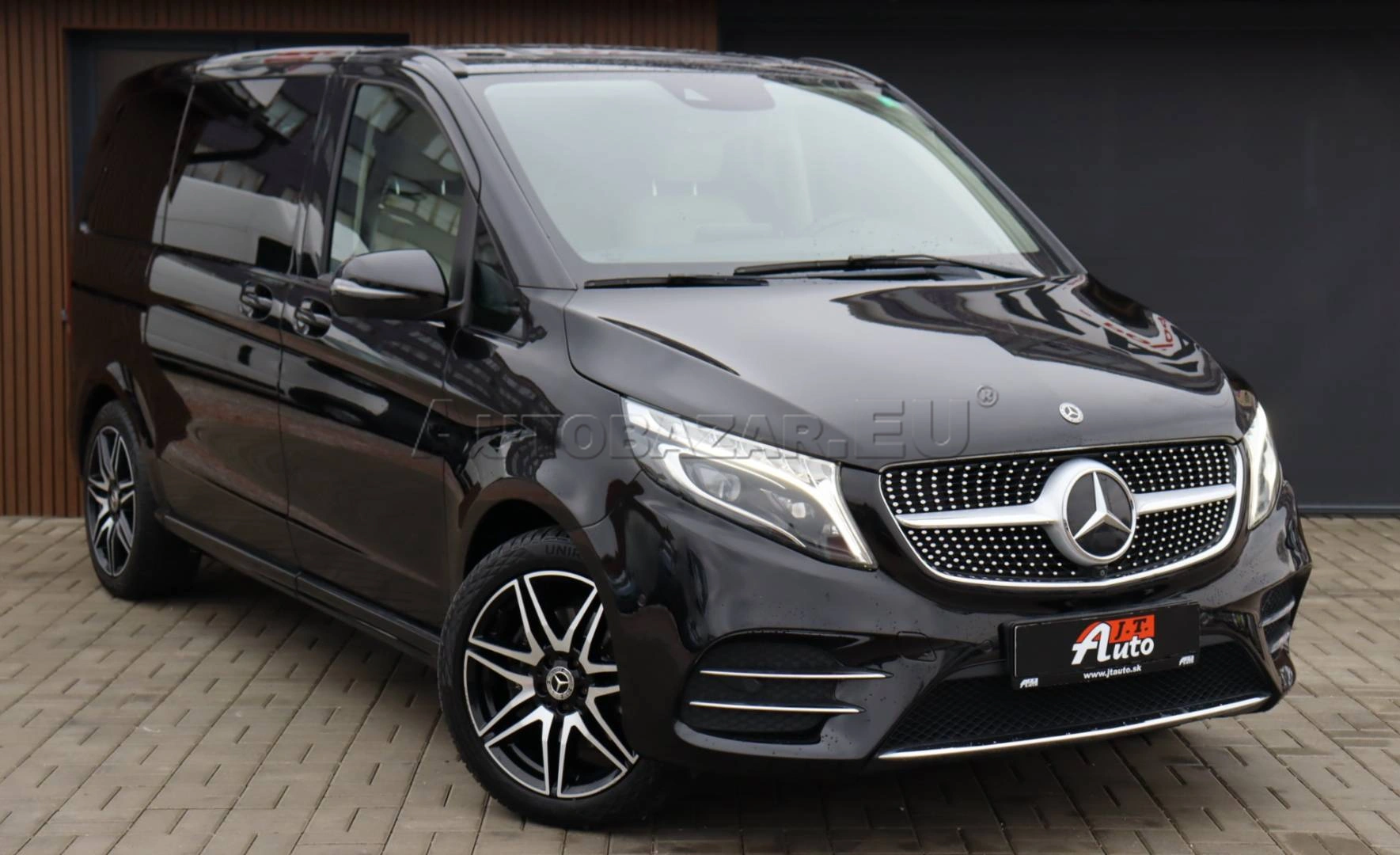 Mercedes-Benz V trieda V300d AMG STYLING 4MATIC