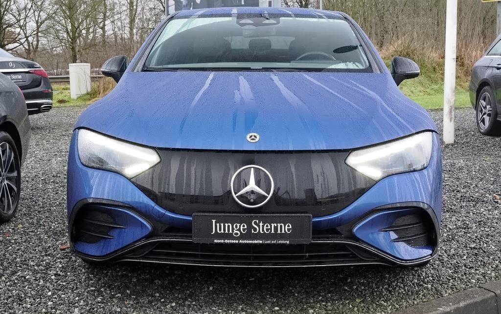Mercedes-Benz EQE 300