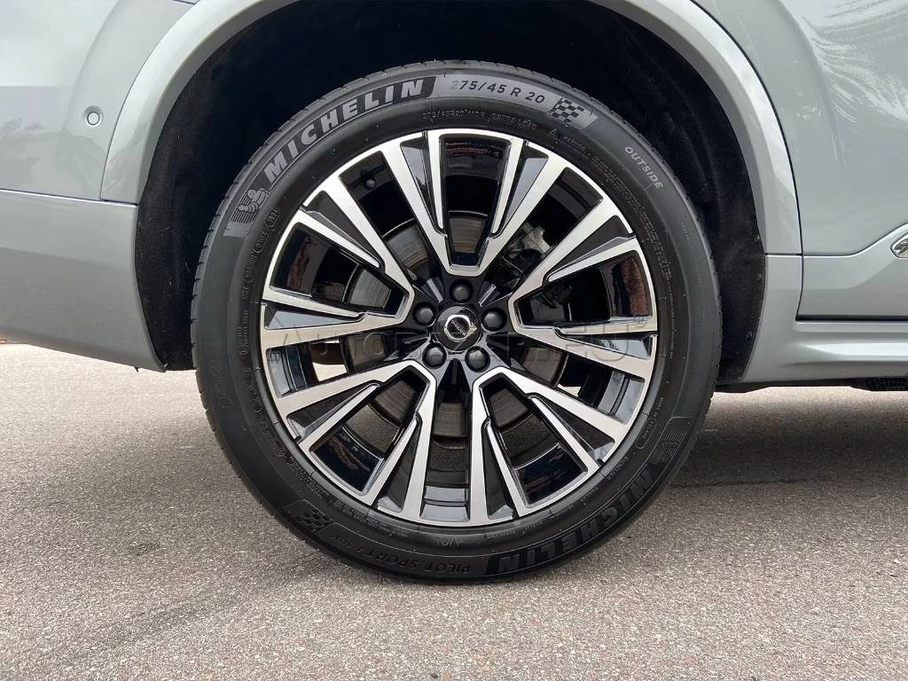 Volvo XC90 T8 AWD Ultra Bright