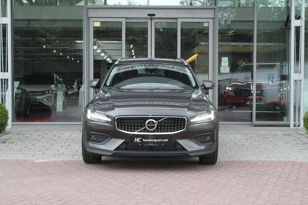 Volvo V60 CC B4 mHEV Cross Country  A/T AWD