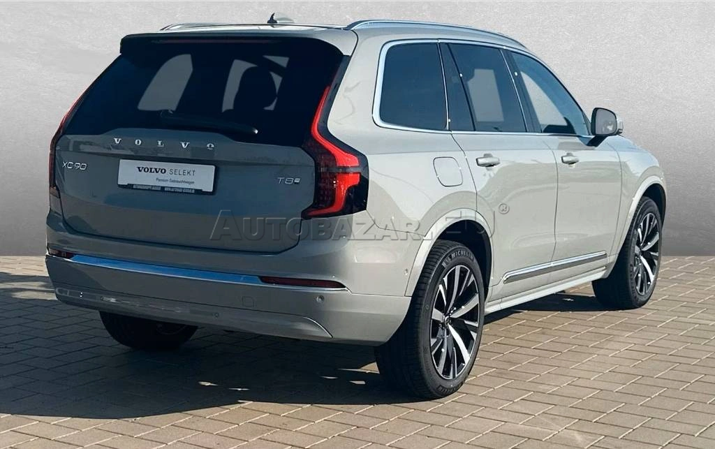 Volvo XC90 T8 AWD Core Facelift