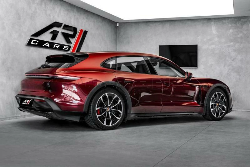 Porsche Taycan 4S Cross Turismo, cherry red