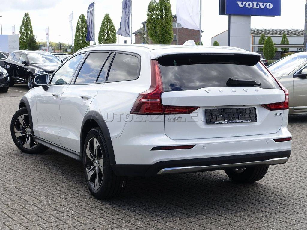 Volvo V60 Cross Country Plus B4 AWD