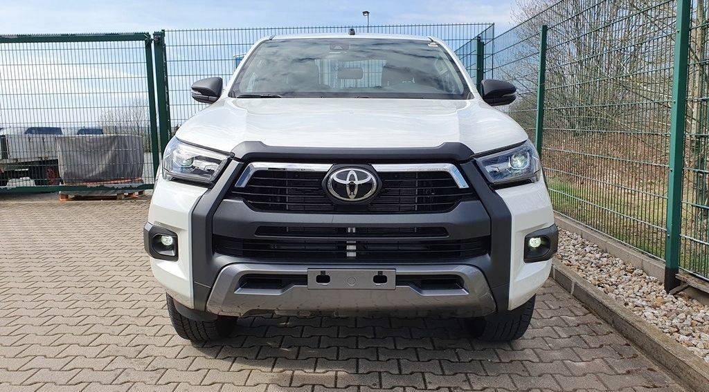 Toyota Hilux DC 2.8 I D-4D Invincible 4x4 A/T