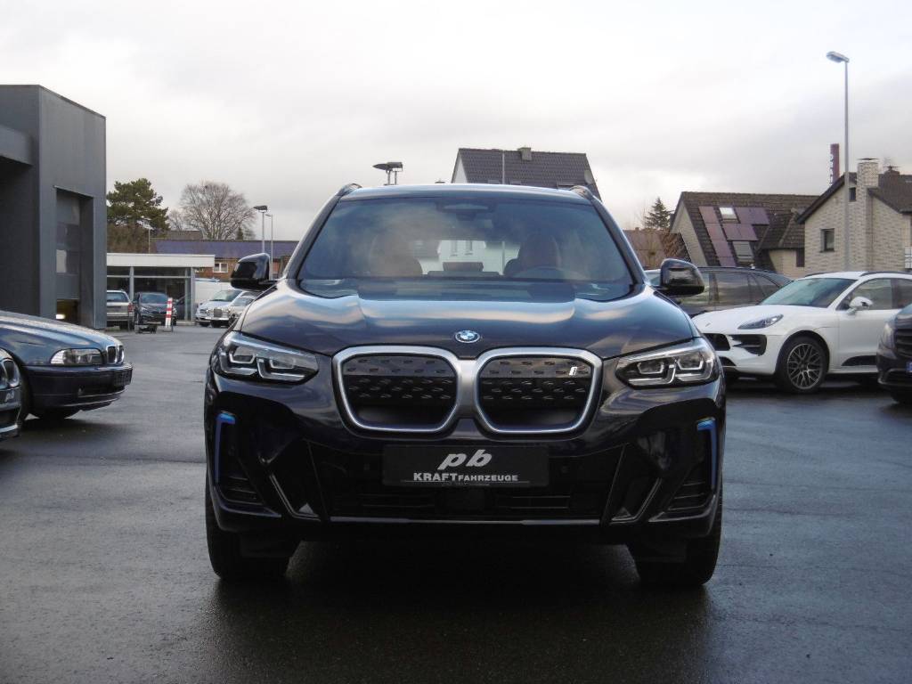 BMW iX3 A/T