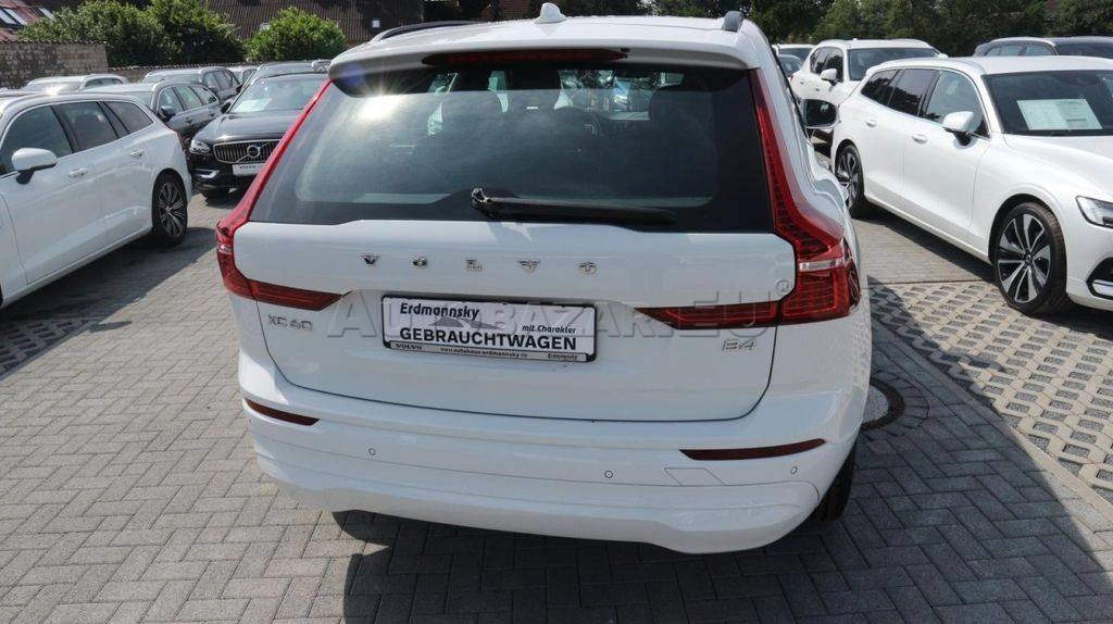 Volvo XC60 B4 Momentum Pro A/T