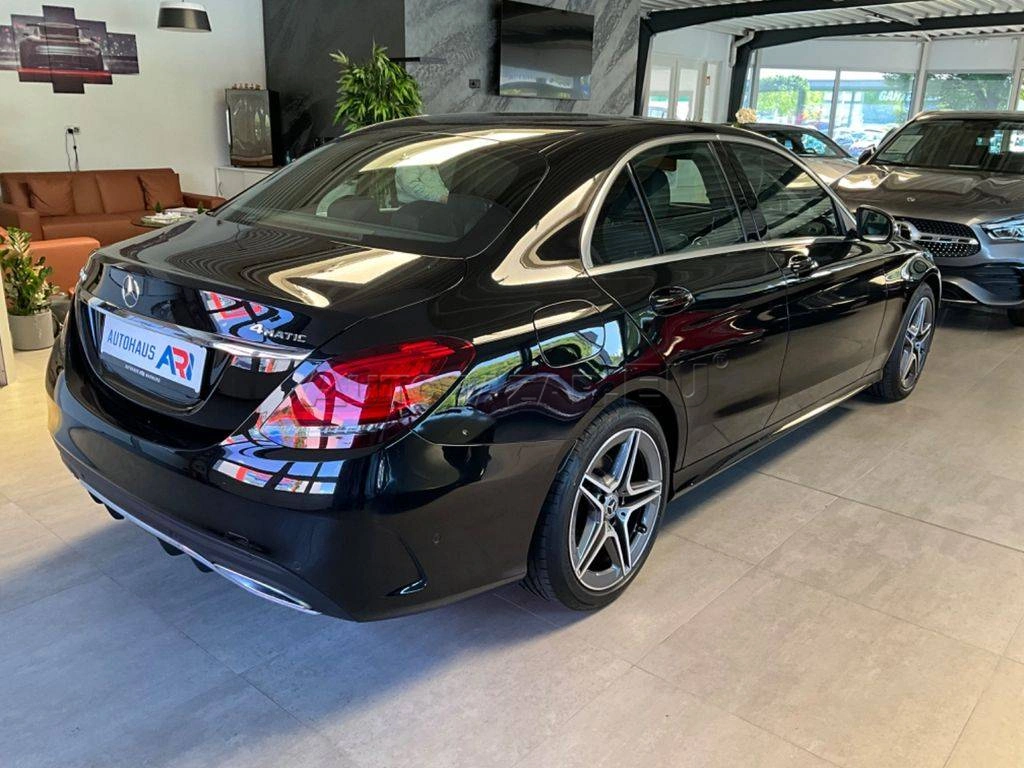 Mercedes-Benz C trieda Sedan 220 d 4MATIC A/T