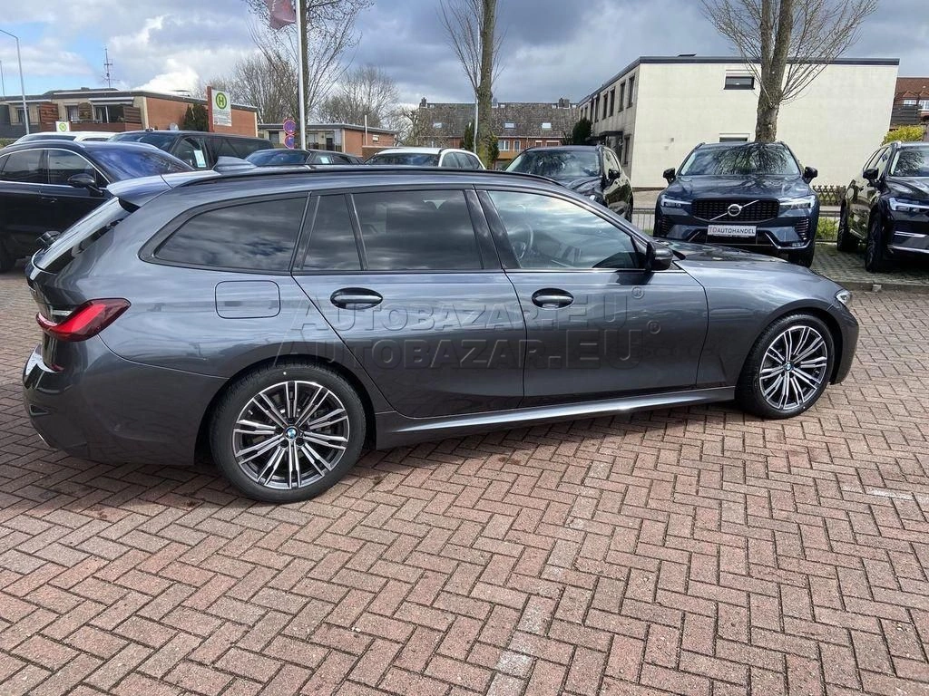 BMW rad 3 Touring 330i Touring A/T