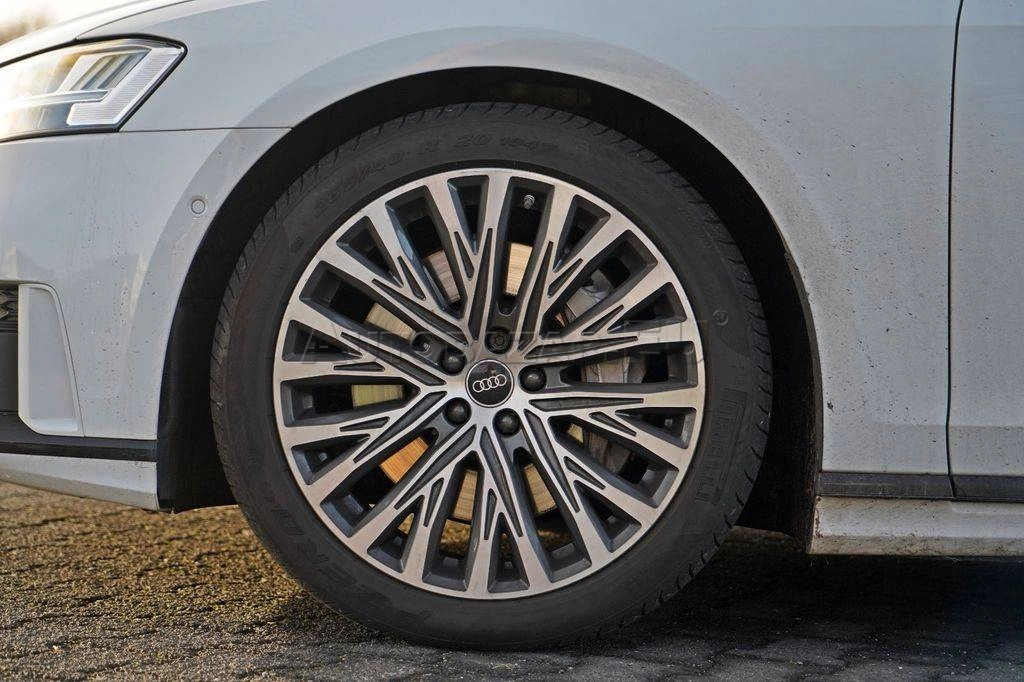 Audi A8 Long 55 3.0 TFSI V6 quattro tiptronic.