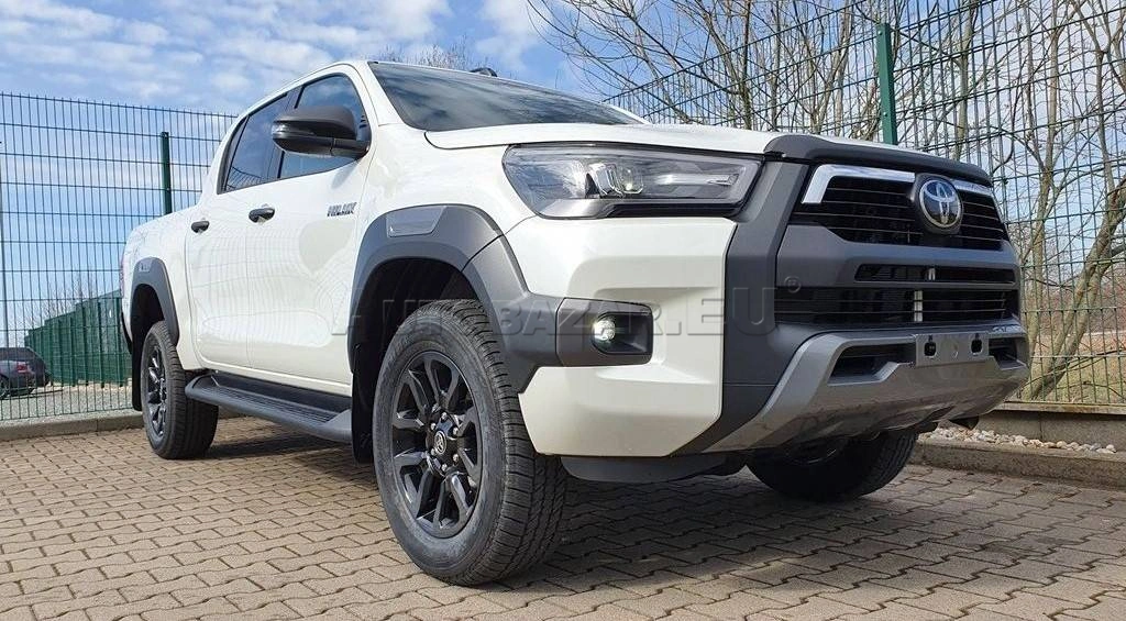 Toyota Hilux DC 2.8 I D-4D Invincible 4x4 A/T