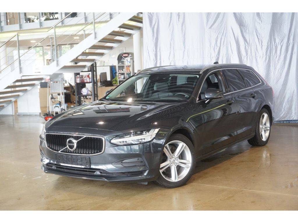 Volvo V90 Momentum Pro