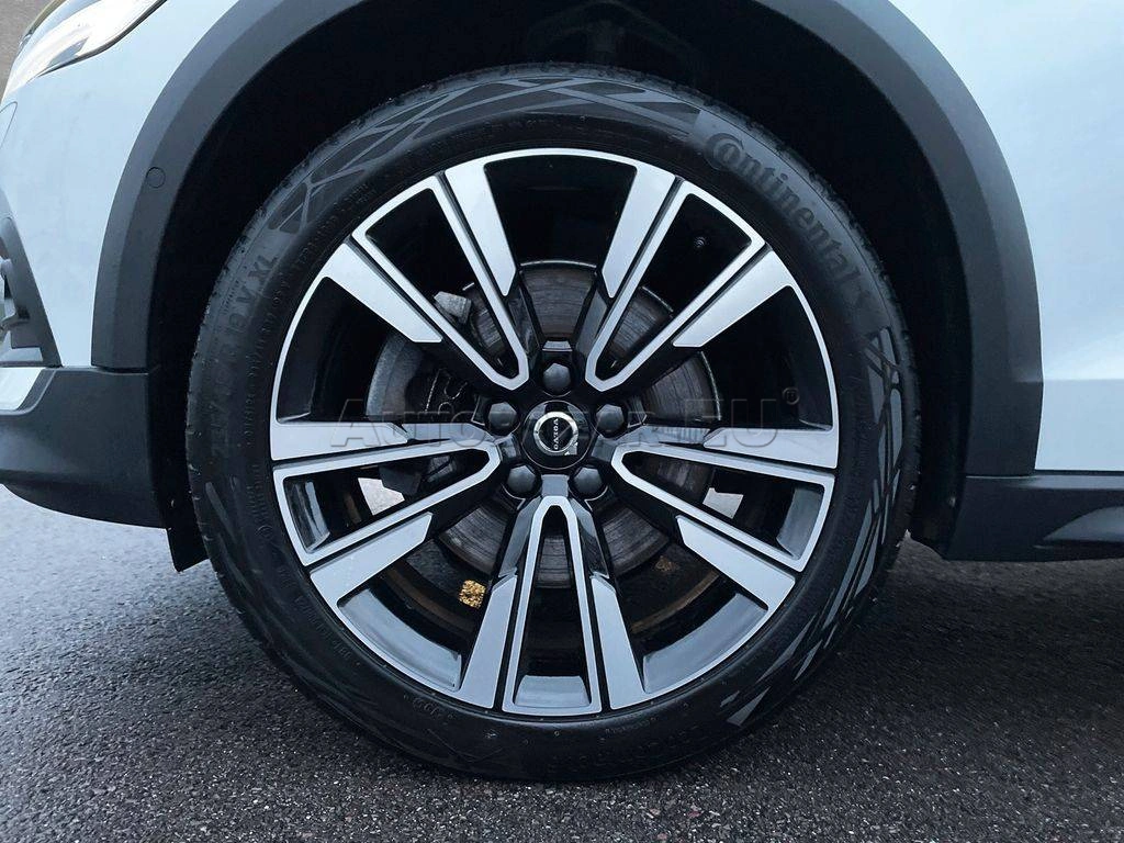 Volvo V60 CC B4 mHEV Cross Country Pro A/T AWD