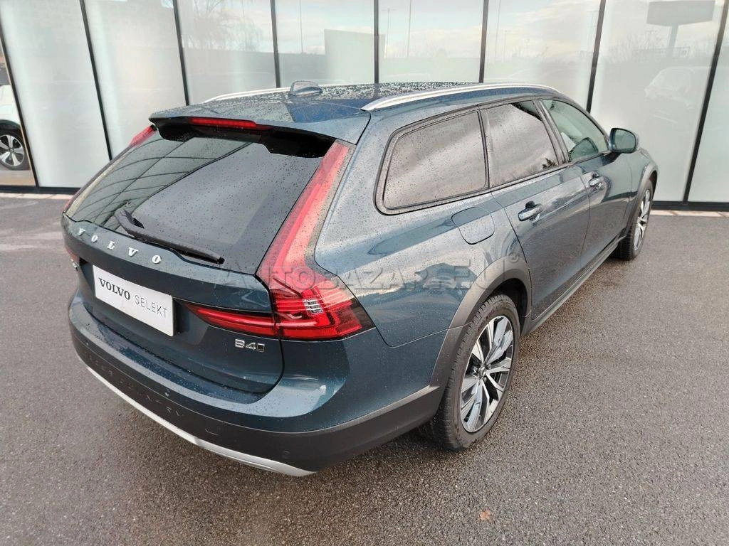 Volvo V90 CC B4 mHev Plus AWD A/T