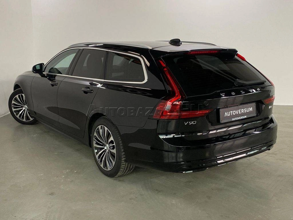 Volvo V90 D4 Momentum A/T