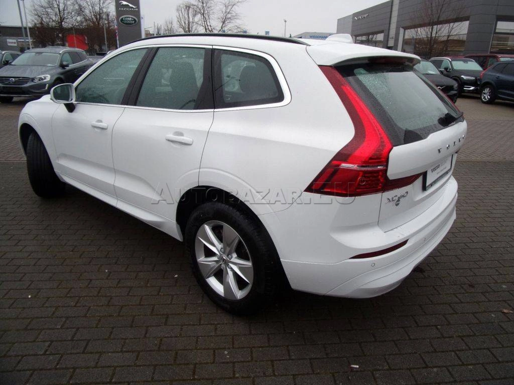 Volvo XC60 B4 Momentum Pro A/T