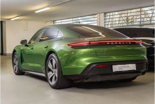Porsche Taycan 4S
