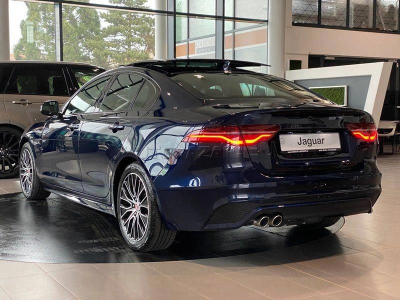 Jaguar XE 2.0D I4 D200 R-Dynamic HSE AWD A/T