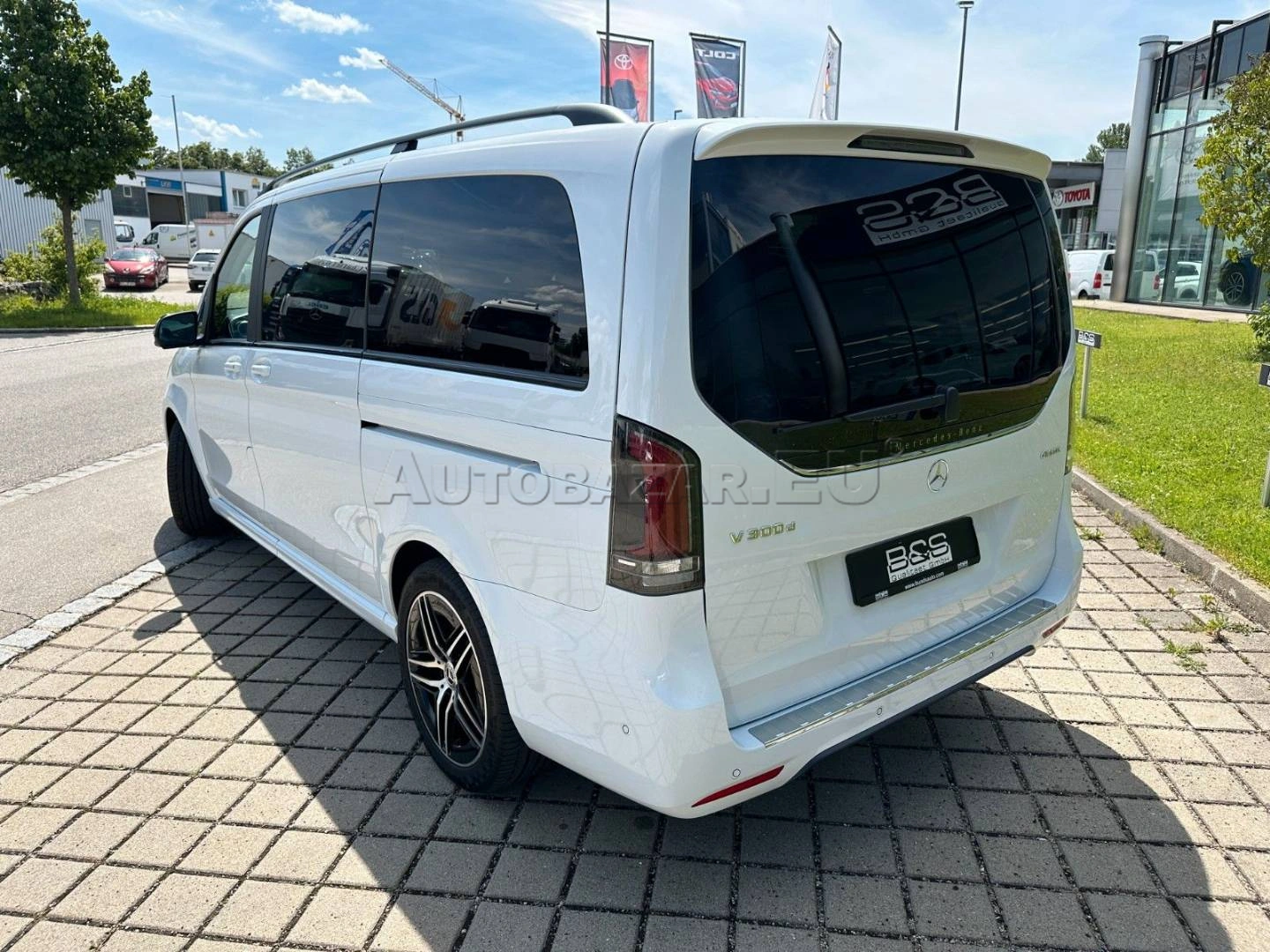 Mercedes-Benz V trieda 300 d 4M AMG lang