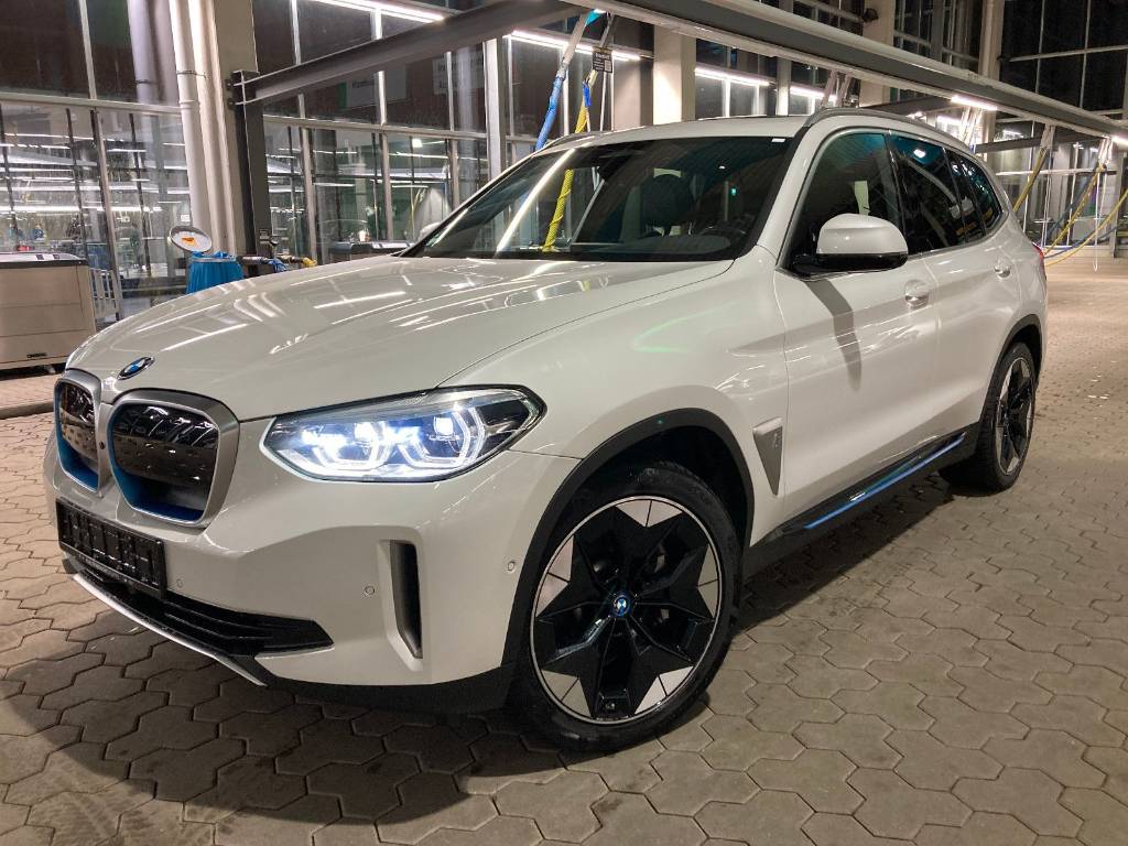 BMW iX3 A/T