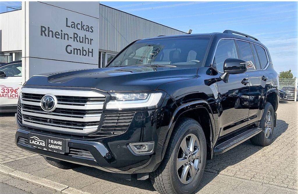 Toyota Land Cruiser LC300 70th ANNIVERSARY