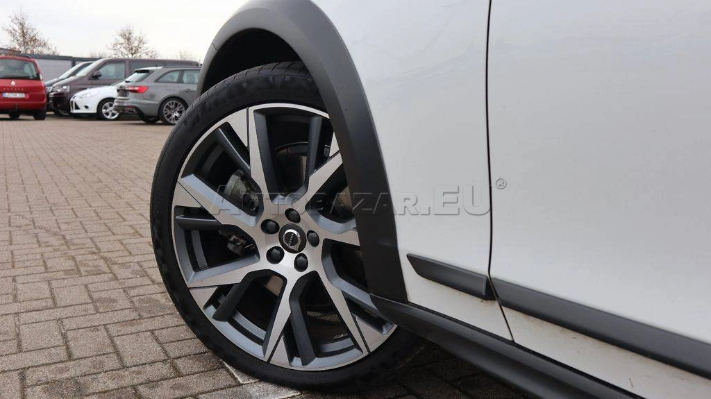 Volvo V90 CC D5 2.0L Cross Country Pro AWD A/T
