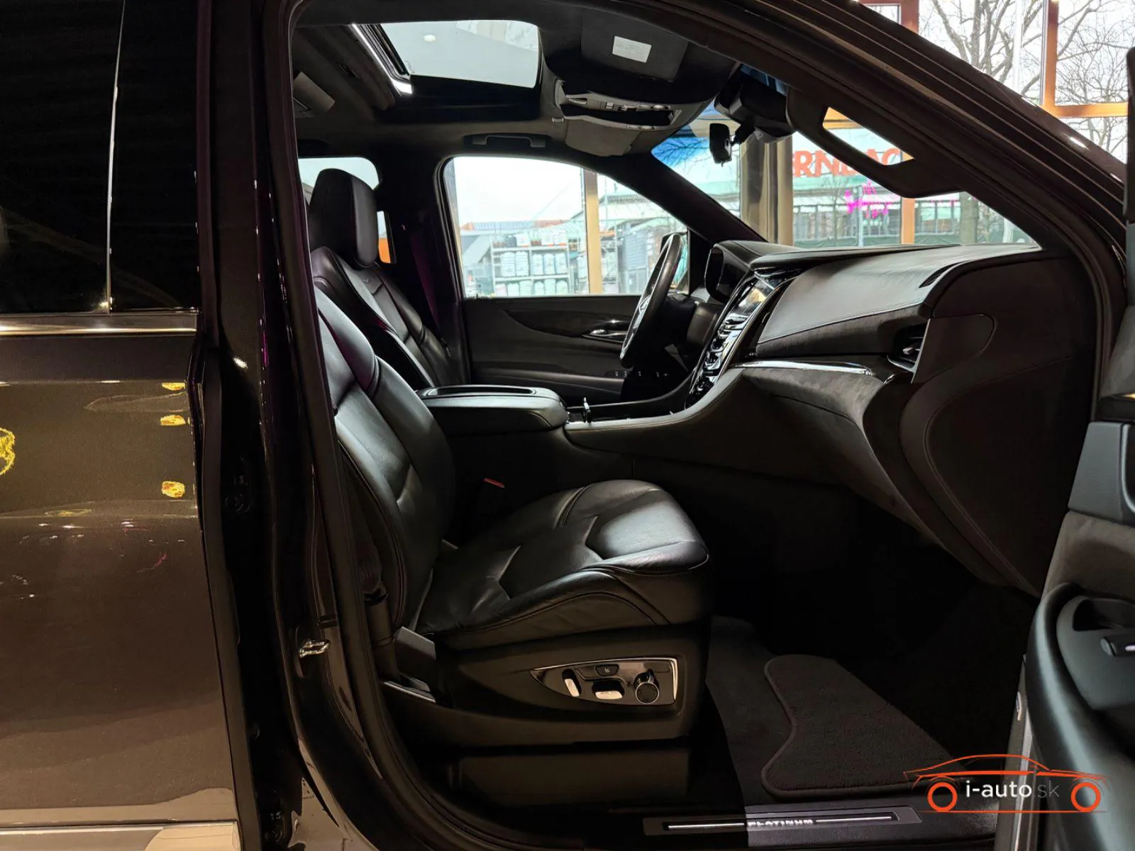 Cadillac Escalade 2018 na predaj – fotografia 22