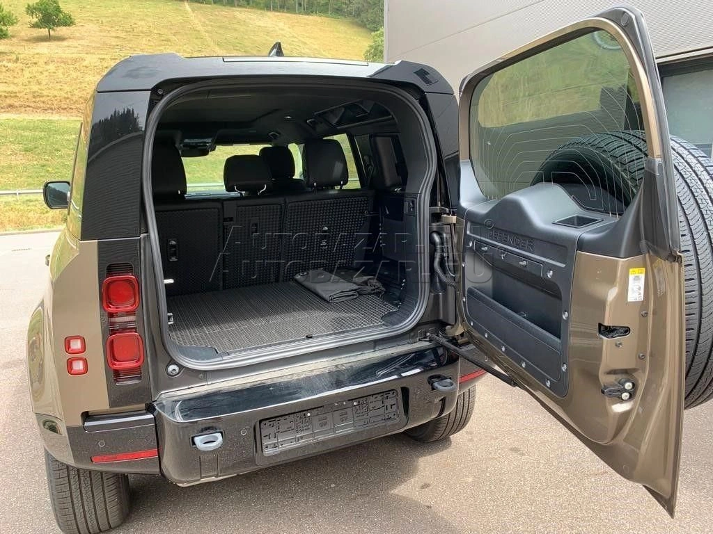 Land Rover Defender 110 3.0 I6 P400 MHEV X-Dynamic SE A/T AWD