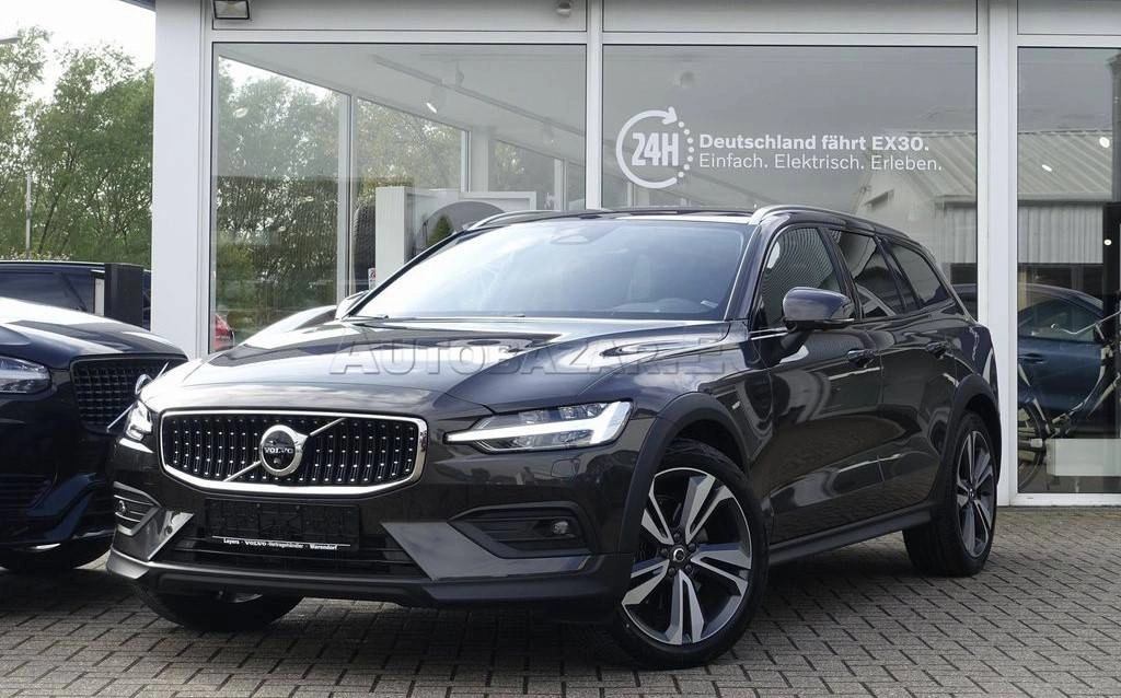 Volvo V60 Cross Country Plus B4 AWD